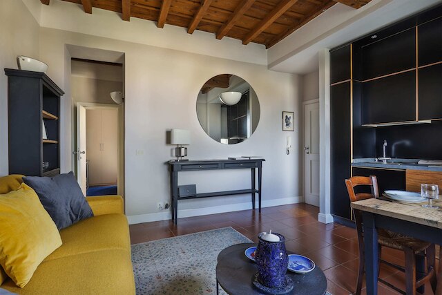 フローレンス イン ザ ウィンドウ