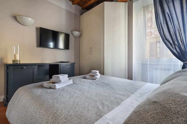 フローレンス イン ザ ウィンドウ