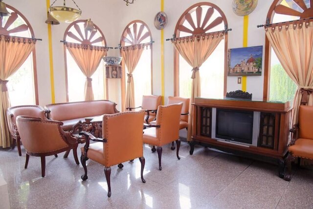 ホテル オリンピック スマラン バイ サジワ