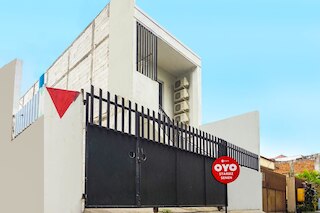 スーパー  OYO  91074 スタリエズ スネン シャリア