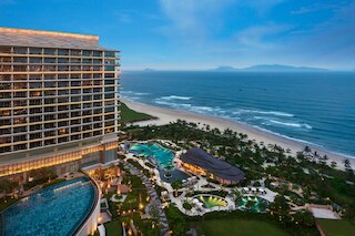 ニュー ワールド ホイアナ ビーチ リゾート