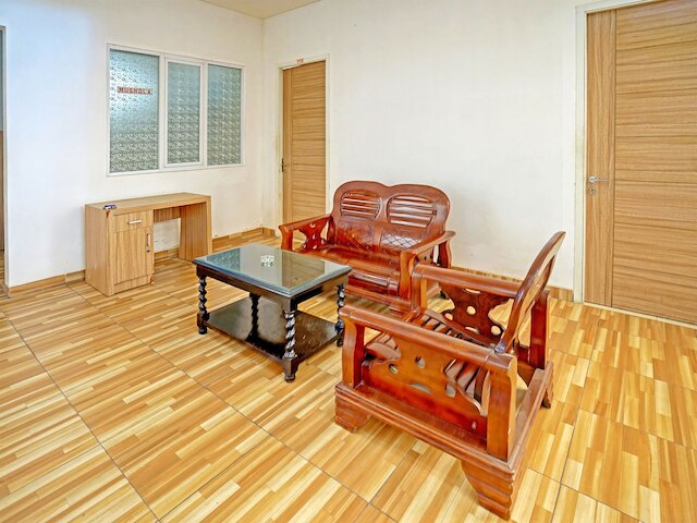 OYO ライフ 91989 K24 レジデンス シャリア