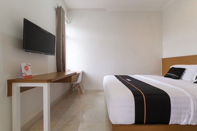 スーパー  OYO  コレクション O 90023 ダマール クスモ ゲスト ハウス