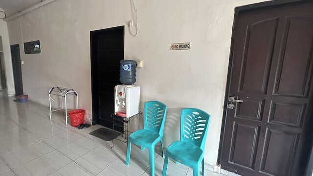 ホテル O コスト ビル