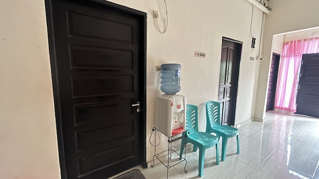 ホテル O コスト ビル