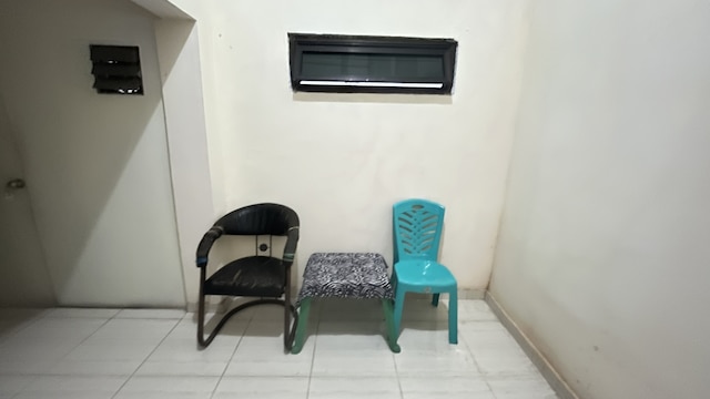 ホテル O コスト ビル