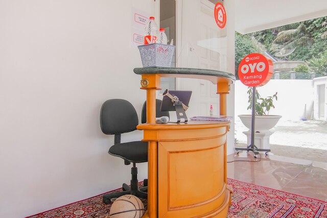 キャピタル O 90342 ケマン ガーデン