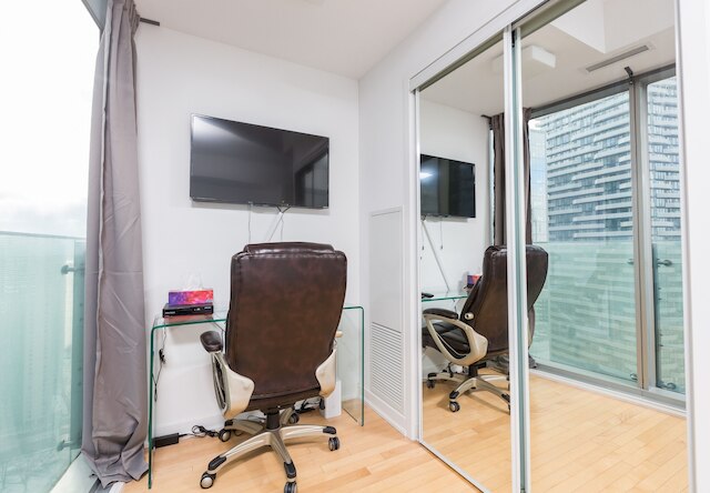 ダウンタウン-CNタワー-ジェイズ