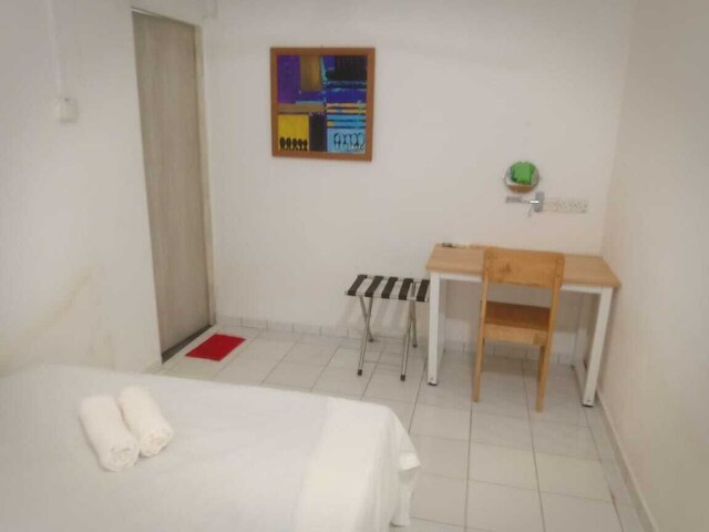 ナトル バジェット ホームステイ ロック ロード