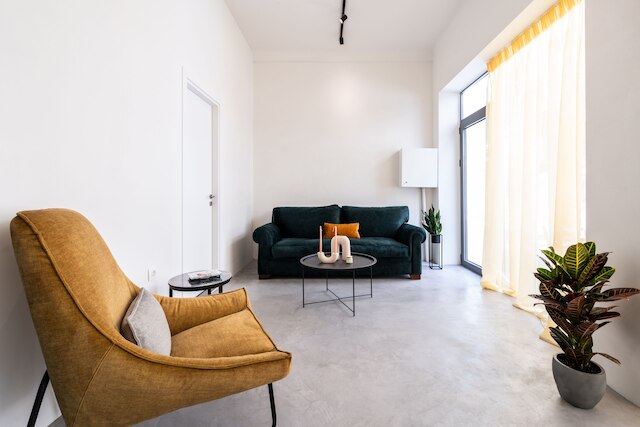 プレイ プシリ, ア メンバー オブ ブラウン ホテルズ