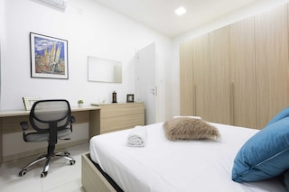 ブランド ニュー アパートメント イン スリーマ, 2 ミン バイ ザ シー