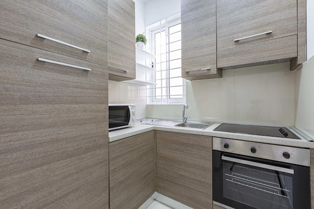 ブランド ニュー アパートメント イン スリーマ, 2 ミン バイ ザ シー