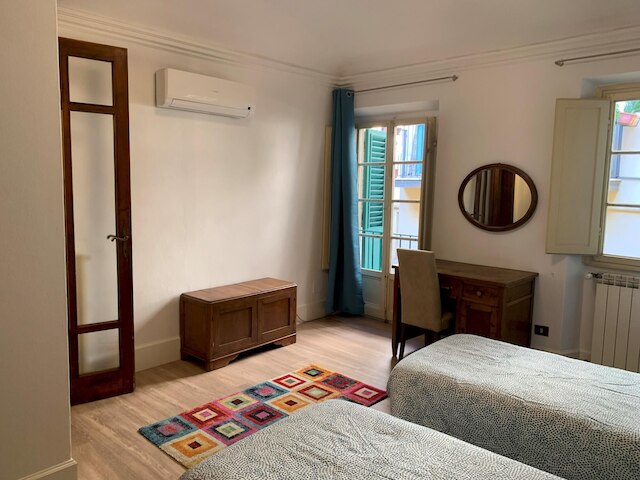 ジノリ B イン フィレンツェ ウィズ  3 ベッドルームズ アンド  2 バスルームズ