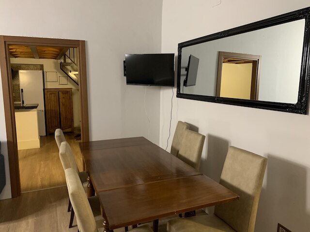 ジノリ B イン フィレンツェ ウィズ  3 ベッドルームズ アンド  2 バスルームズ