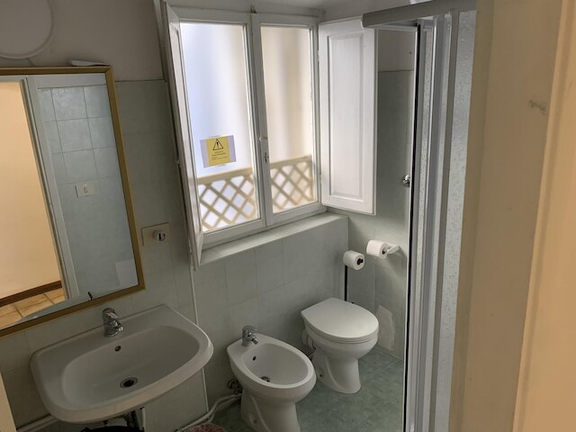 ジノーリ C イン フィレンツェ ウィズ  3 ベッドルームズ アンド  2 バスルームズ