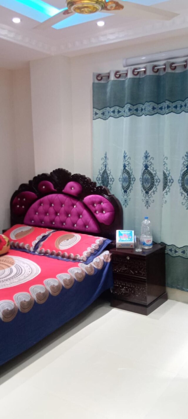 スタニング 1 ベッド アパートメント イン ダッカ クロース トゥ エアポート