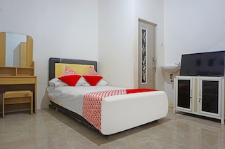 ホテル O ポンドック フェビー マカッサル