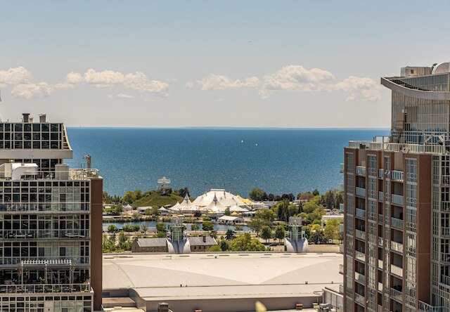 1BR ペントハウス湖畔ビュー付き-プール-ジム