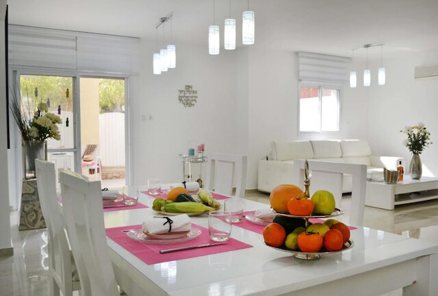 アイン ボケク ローズ イン エイラット