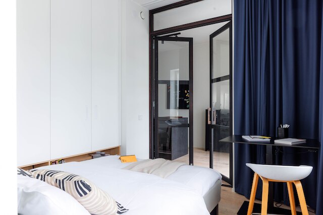 ブレバルディーの広々とした2BRアパートメント