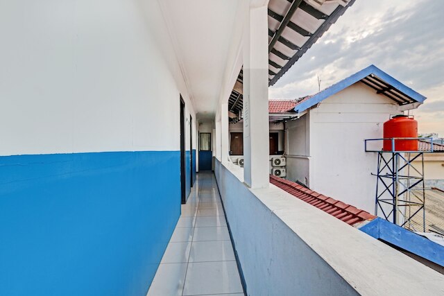 ホテル O ニア モール チプトラ 2