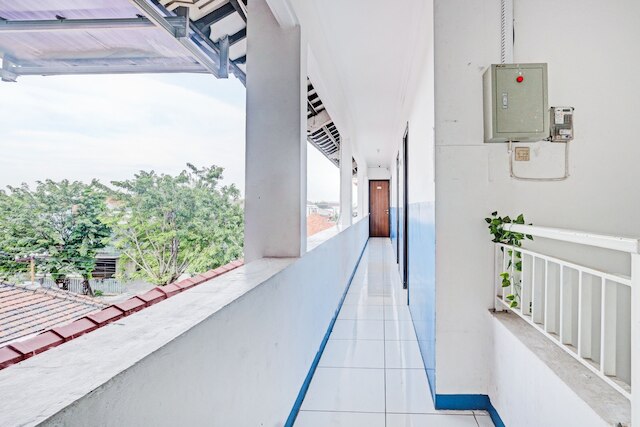 ホテル O ニア モール チプトラ 2