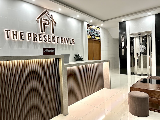 ザ プレゼント リバー ホイアン