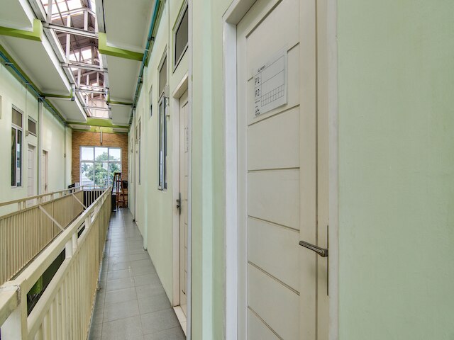 ホテル O SG 99 ホームステイ シャリア ニア SMP N 34 ペカンバル