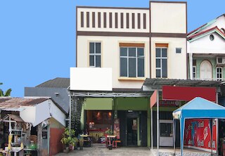 ホテル O SG 99 ホームステイ シャリア ニア SMP N 34 ペカンバル