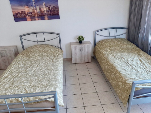 アパートメント ウィズ バルコニー、ノイス