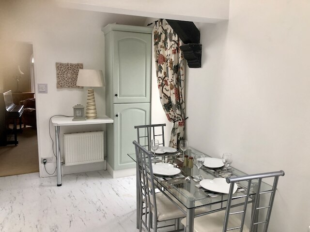 チャーミング 2  ベッド  アパートメント イン ウォータールー、リバプール