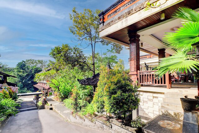 コレクション O バリ ニア ターミナル ウブン フォーマリー バトゥカル ガーデン ホテル