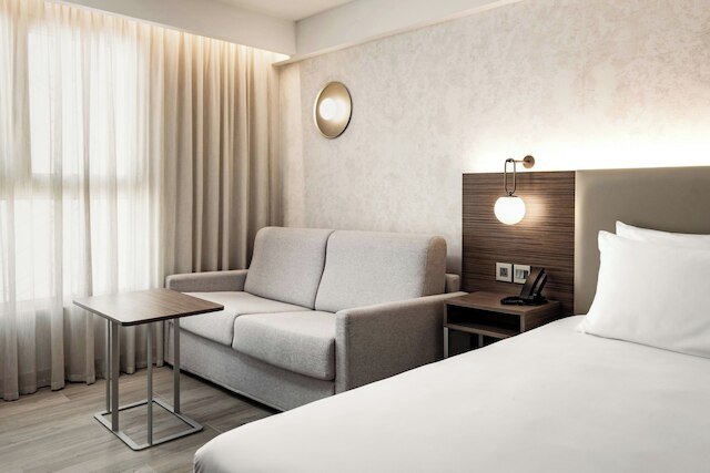 AC  ホテル バイ マリオット セント ジュリアンズ