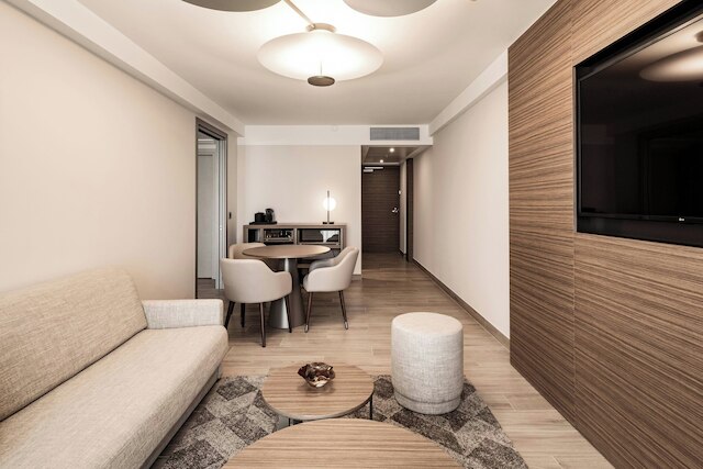 AC  ホテル バイ マリオット セント ジュリアンズ