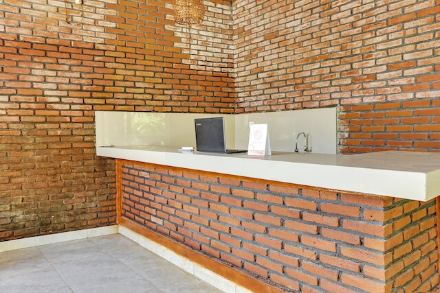 SPOT ON 90882 サリ・ホームステイ・ガルダ・ウィスヌ・ケンチャナ近く