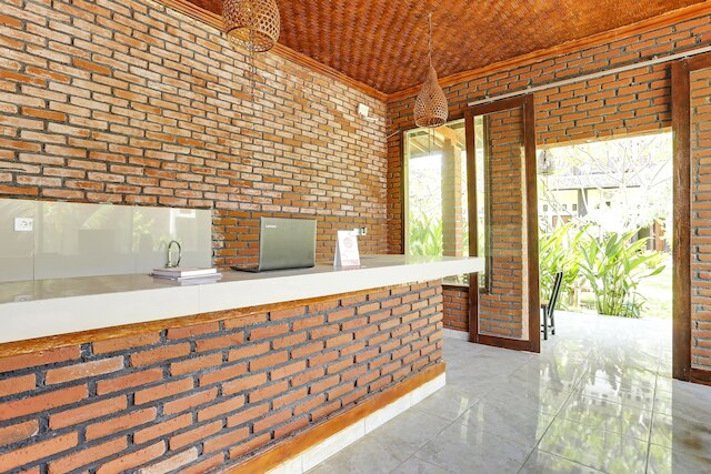 SPOT ON 90882 サリ・ホームステイ・ガルダ・ウィスヌ・ケンチャナ近く