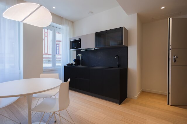 サンタンブロージオアパートメンツ