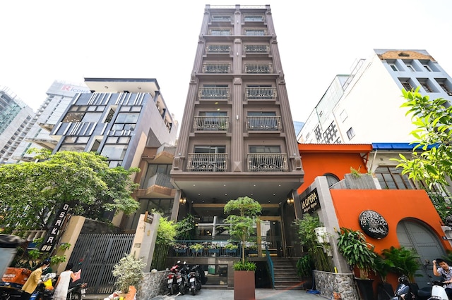 LA オペラ サイゴン ホテル