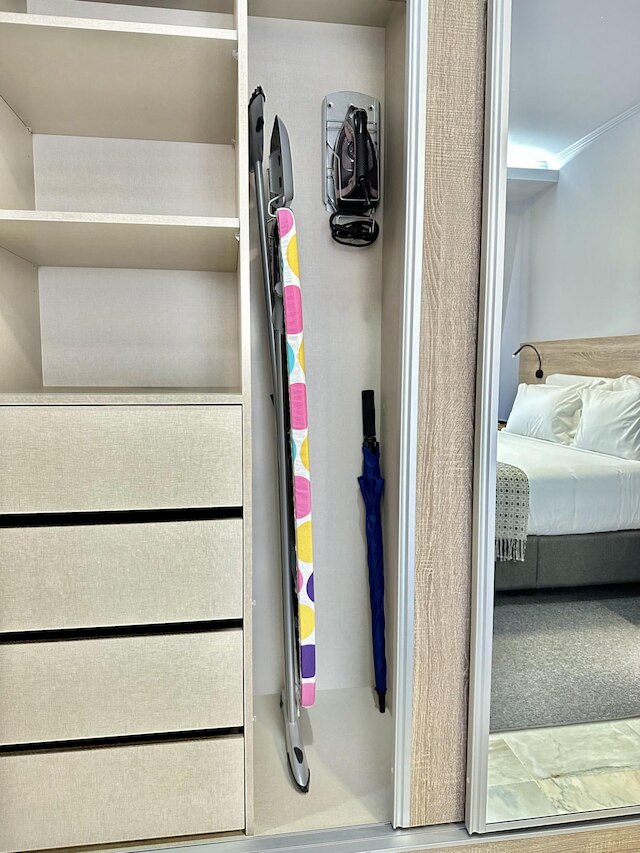 ヨーロポ - ダウンタウン 4B