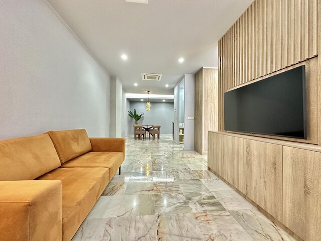 ヨーロポ - ダウンタウン 4B