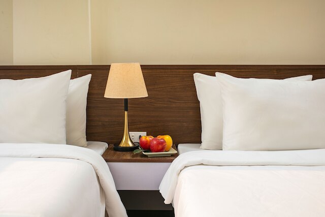 クイーン カフェ ホテル & パブ