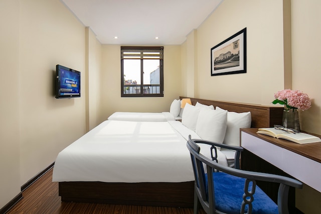 クイーン カフェ ホテル & パブ