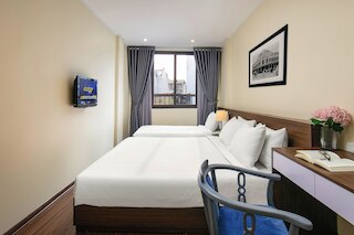 クイーン カフェ ホテル & パブ