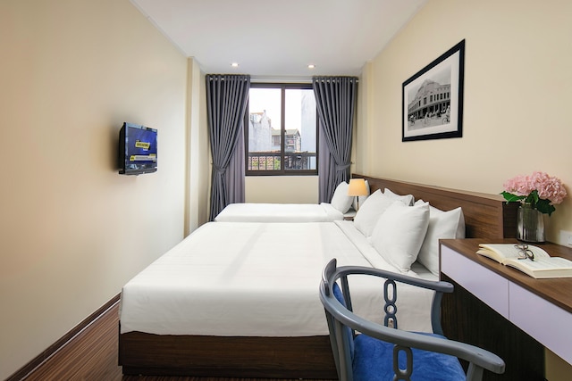 クイーン カフェ ホテル & パブ