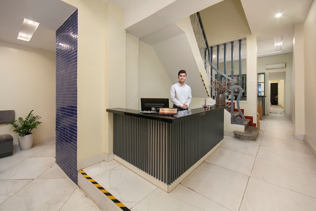 クイーン カフェ ホテル & パブ