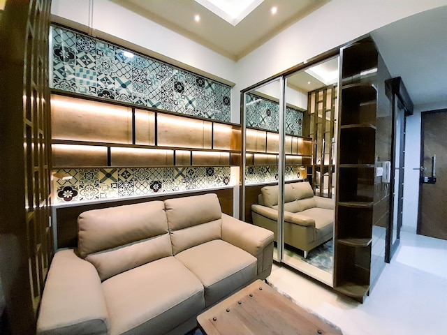 コージー スタジオ ルーム アット ウッタラ ザ アイコン  アパートメント