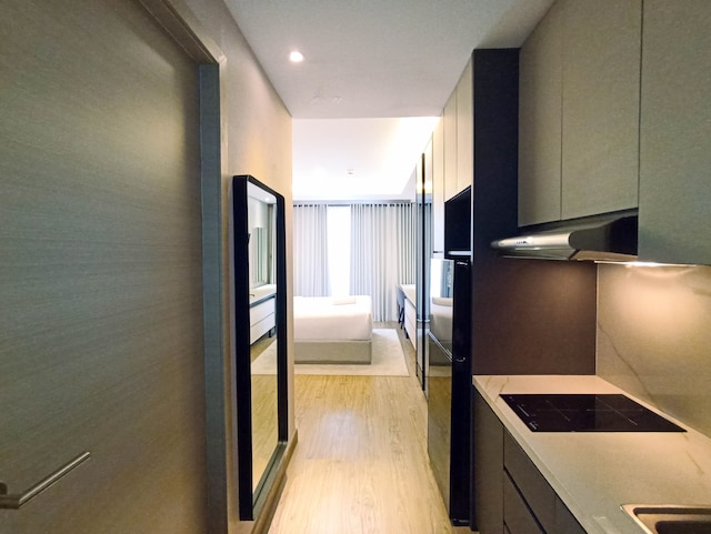 コンフォート スタジオ アット 10TH フロア マタラム シティ  アパートメント