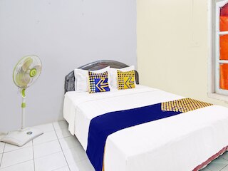 スポット オン 91764 グリヤ アマルタ シャリア