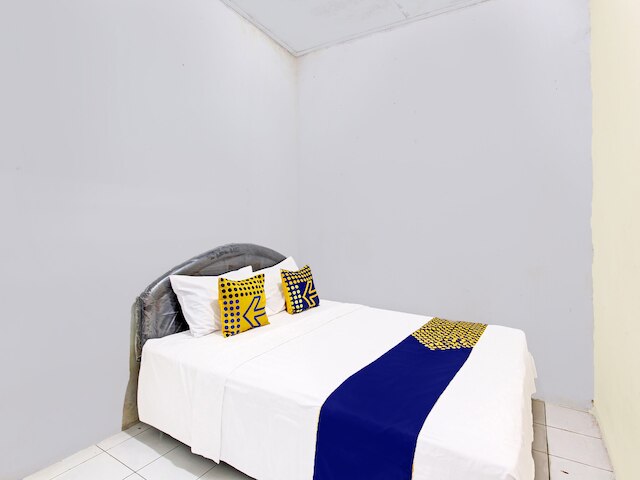 スポット オン 91764 グリヤ アマルタ シャリア