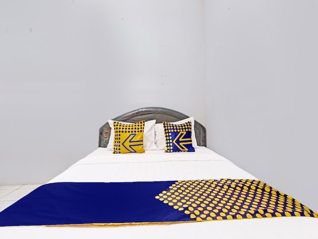 スポット オン 91764 グリヤ アマルタ シャリア